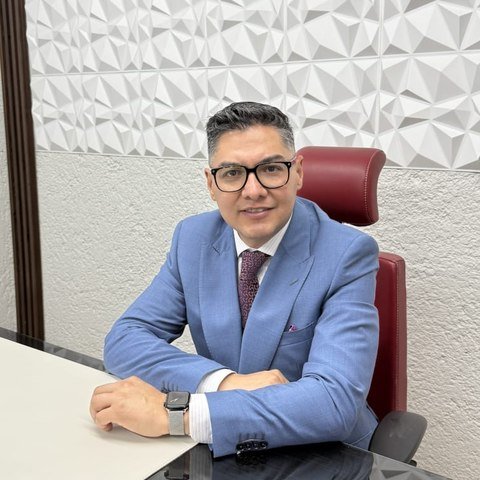 Retrato de L.C.P. Mario A. Gaona Ortega, Socio Director